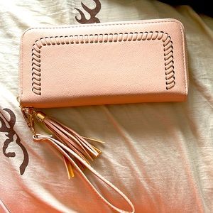 Women’s Wallet W/ Keychain